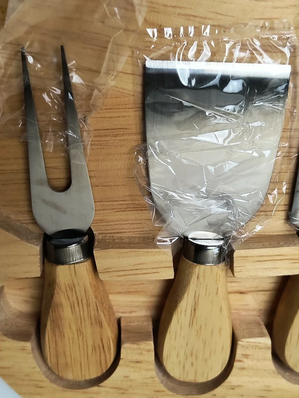 Gourmet Cheese Round Wooden Cheese Board Set with 4 Cheese Knives - Natural Wood